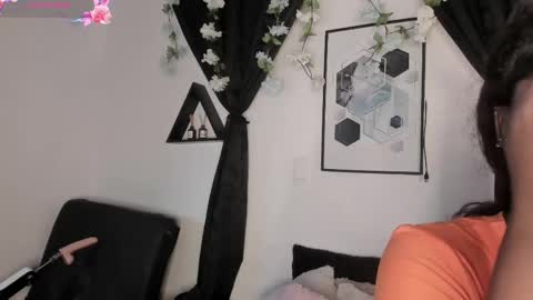 Snapshot of kentha_mitchellss chatting on 04.27.26 KENTHA online show from 04.27.26
