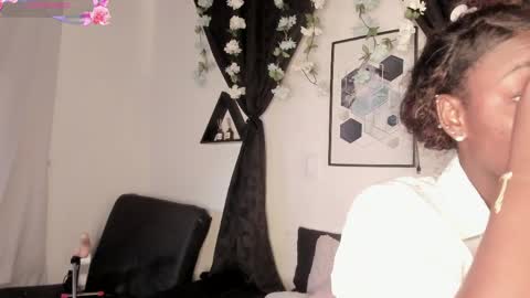 Snapshot of kentha_mitchellss chatting on 04.30.26 KENTHA online show from 04.30.26