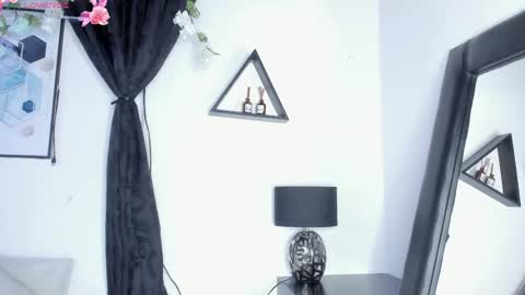 Snapshot of kentha_mitchellss chatting on 05.08.26 KENTHA online show from 05.08.26