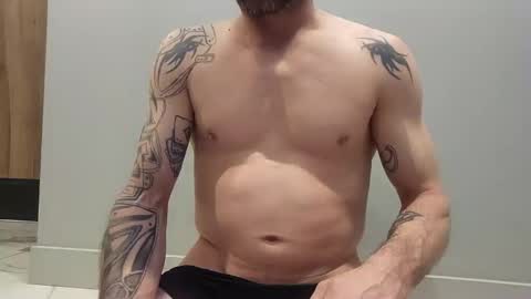 Snapshot of kenw34 chatting on 02.01.25 kenw34 online show from 02.01.25