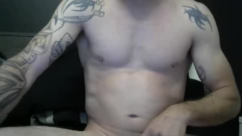 Snapshot of kenw34 chatting on 10.08.25 kenw34 online show from 10.08.25