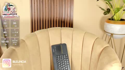 Snapshot of kenykitty chatting on 12.29.24 Keny Kitty  Onlyfans Kenayfoxx online show from 12.29.24