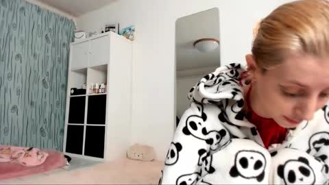 Kenzie online show from 02.06.25