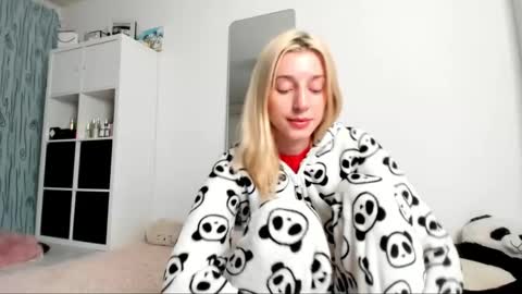 Kenzie online show from 02.22.25