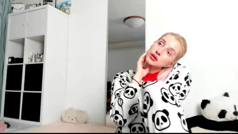 Kenzie online show from 03.08.25