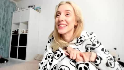 Kenzie online show from 11.06.25