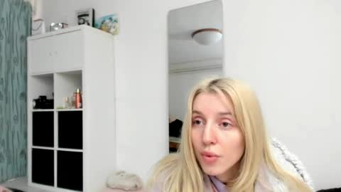Kenzie online show from 05.10.26