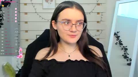 Snapshot of ketrin_pirsss chatting on 11.17.25 Ketrin online show from 11.17.25