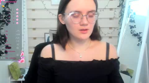 Snapshot of ketrin_pirsss chatting on 12.18.25 Ketrin online show from 12.18.25