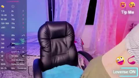 Snapshot of ketzia_doll chatting on 10.25.25 Ketzia online show from 10.25.25