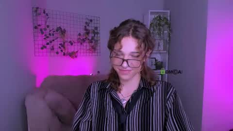 Snapshot of kevi_sunn chatting on 09.13.25 kevi here online show from 09.13.25
