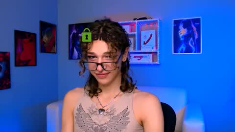 Snapshot of kevi_sunn chatting on 10.10.25 kevi here online show from 10.10.25