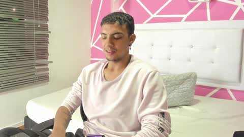 Snapshot of keviin_miller_ chatting on 12.06.24 online show from 12.06.24