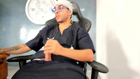Snapshot of kevin_bronx chatting on 12.11.24 Kevin online show from 12.11.24