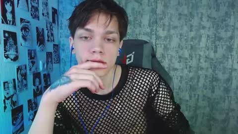 Snapshot of kevin_joestar chatting on 10.15.25 Kevin online show from 10.15.25