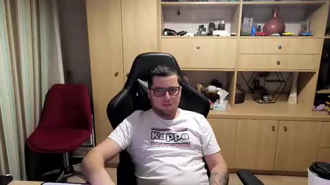 Snapshot of kevinnlovely95 chatting on 12.02.25 Kevinn online show from 12.02.25