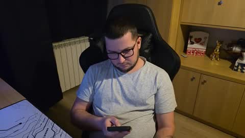 Snapshot of kevinnlovely95 chatting on 02.05.26 Kevinn online show from 02.05.26