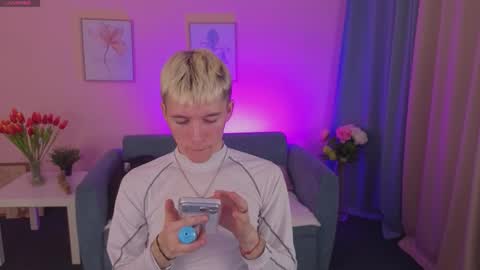 Snapshot of kevinparke chatting on 03.12.26 Kevin online show from 03.12.26