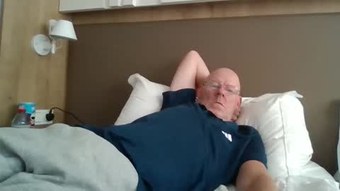 kevlooking4sez online show from 10.12.25