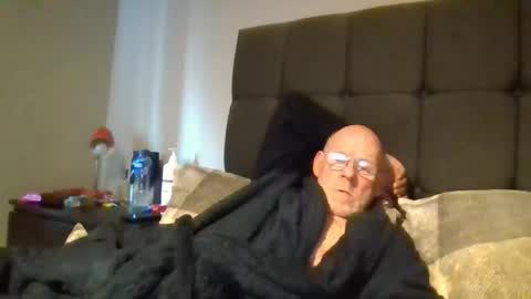 kevlooking4sez online show from 10.24.25