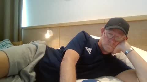 kevlooking4sez online show from 05.06.26