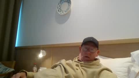 kevlooking4sez online show from 05.08.26