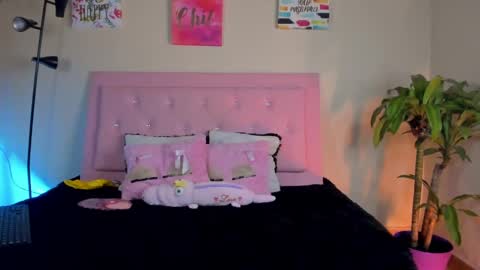 Snapshot of keyla_roberts_ chatting on 01.29.25 Adhara. Help me reach 100 likes online show from 01.29.25