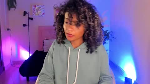 Snapshot of keyla_roberts_ chatting on 02.05.25 Adhara. Help me reach 100 likes online show from 02.05.25