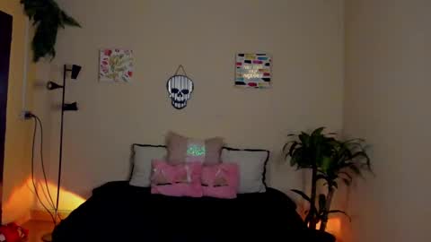 Snapshot of keyla_roberts_ chatting on 03.02.25 Adhara. Help me reach 100 likes online show from 03.02.25