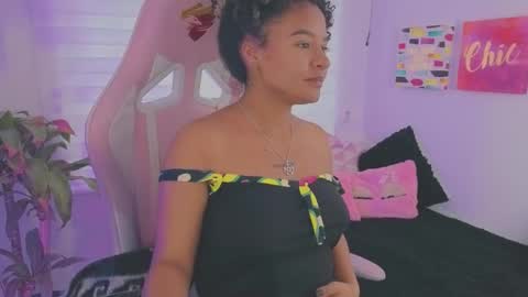 Snapshot of keyla_roberts_ chatting on 09.15.25 Adhara. Help me reach 100 likes online show from 09.15.25