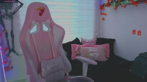 Snapshot of keyla_roberts_ chatting on 10.14.25 Adhara. Help me reach 100 likes online show from 10.14.25