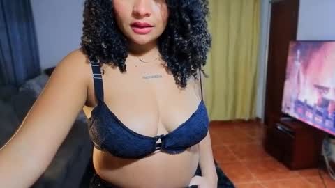 Snapshot of keyla_roberts_ chatting on 03.08.26 Adhara. Help me reach 100 likes online show from 03.08.26