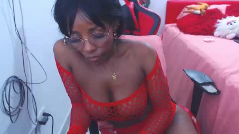 Snapshot of keyra_dainty chatting on 12.29.24 Sandy Saenz online show from 12.29.24