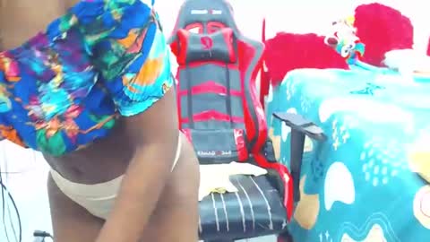 Snapshot of keyra_dainty chatting on 01.25.25 Sandy Saenz online show from 01.25.25