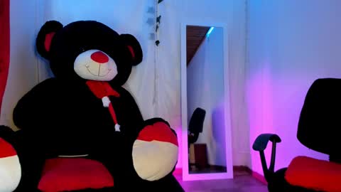 Snapshot of keyth_clement chatting on 02.04.25 Keyth  online show from 02.04.25