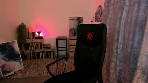 Snapshot of keytsilvas chatting on 12.05.24 Keyt online show from 12.05.24