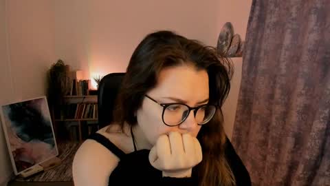 Snapshot of keytsilvas chatting on 12.16.24 Keyt online show from 12.16.24