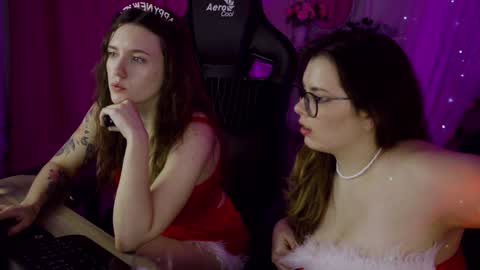 Snapshot of keytsilvas chatting on 12.28.24 Keyt online show from 12.28.24