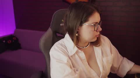 Snapshot of keytsilvas chatting on 01.06.25 Keyt online show from 01.06.25