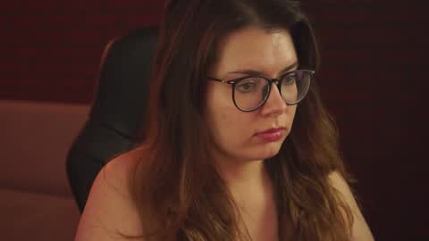 Snapshot of keytsilvas chatting on 01.12.25 Keyt online show from 01.12.25