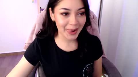 Snapshot of khal_girl chatting on 11.16.25 Liss online show from 11.16.25