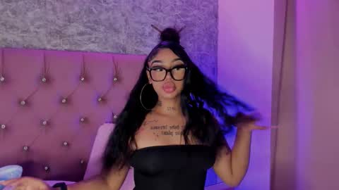 Khelany Isyy  online show from 10.01.25