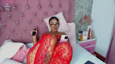 Khelany Isyy  online show from 12.22.25