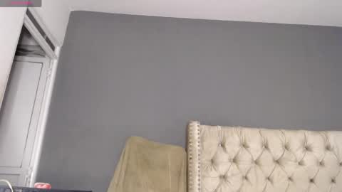 khloe33 online show from 04.25.26