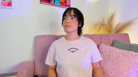 Snapshot of khloe_cute_ chatting on 09.26.25 khloe_cute_ online show from 09.26.25