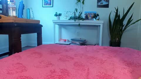 Khloe online show from 03.02.26