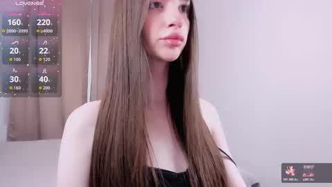 Snapshot of khloeforever chatting on 11.28.25 khloe online show from 11.28.25