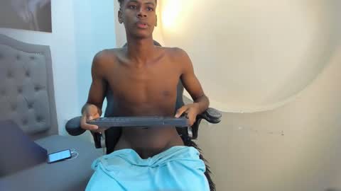 Snapshot of khris__evans chatting on 01.07.26 Kris Evans online show from 01.07.26