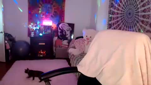 Snapshot of khwildnnout chatting on 10.16.25 KELLYWILDNNOUT online show from 10.16.25