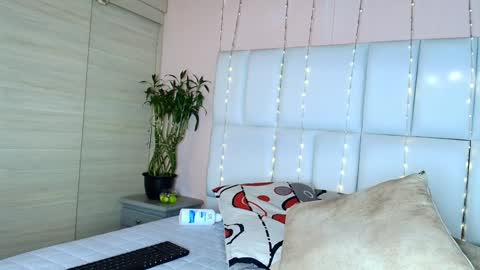    N         M online show from 02.01.25